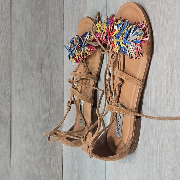 Steve Madden Women Swizzle Multicolor Pom Pom Sandals Leather Lace Up Sz 8.5 - Picture 2 of 11